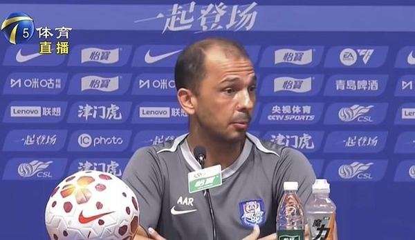 埃斯特乌：伤情？抱歉，不能给对手递情报